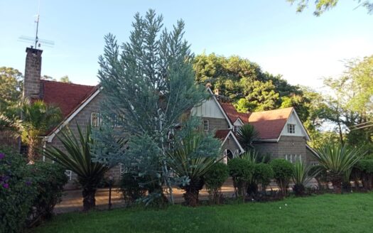 To Let: Old Kitisuru – Cozy Old English style Mansion – USD 4,500