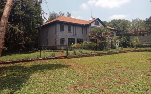 6 Bed House with En Suite in Runda