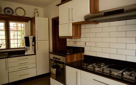 Exquisite 0.7-Acre Property in Kitisuru for Sale