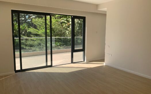 To Let: Kyuna 5 Bedroom Town House