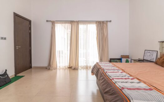 To Let: Exclusive 4 Bedroom Town House With Swimming Along Peponi Road