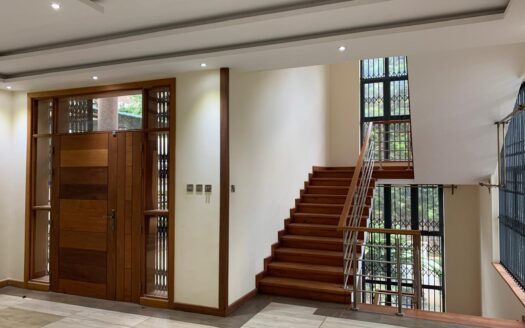 Nyari: 5 Bed All Ensuite With Guest 2 Bed Wing