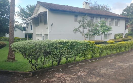 To let: Nyari Nairobi, Prestigious 5-Bedroom Ensuite Mansion with Private Guest House