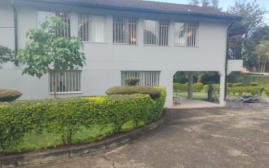 To let: Nyari Nairobi, Prestigious 5-Bedroom Ensuite Mansion with Private Guest House
