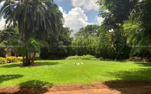 4 Bed House with En Suite at Hill View Estate
