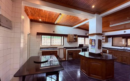 To Let: 4-Bedroom Bungalow with DSQ in Spring Valley