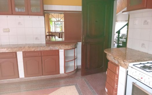 To Let: 3 Bed Furnished House with En Suite in Runda