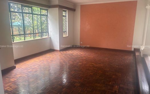 5 Bed House with En Suite at Brookside